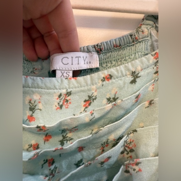 IVY CITY CO. Hazel Midi in Green Floral Smocked
Puff Sleeve Dress Size Small - Picture 3 of 8